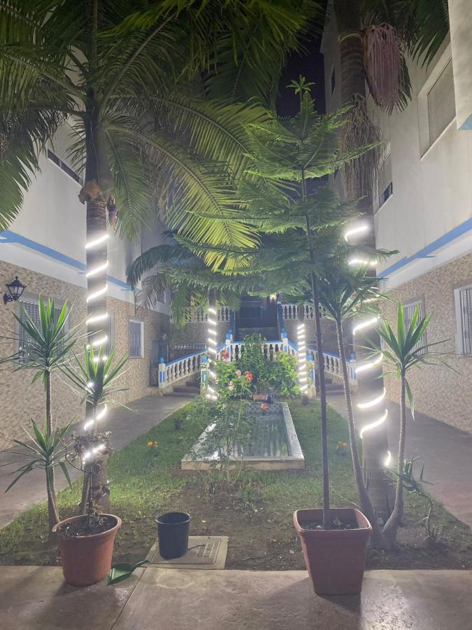 Appartement Martil 3 Chambres Proche De Centre Ville 5Mn A Pied Et La Plage 10Mn A Pied Et 10Mn De Aeroport Tetouan En Voiture ภายนอก รูปภาพ