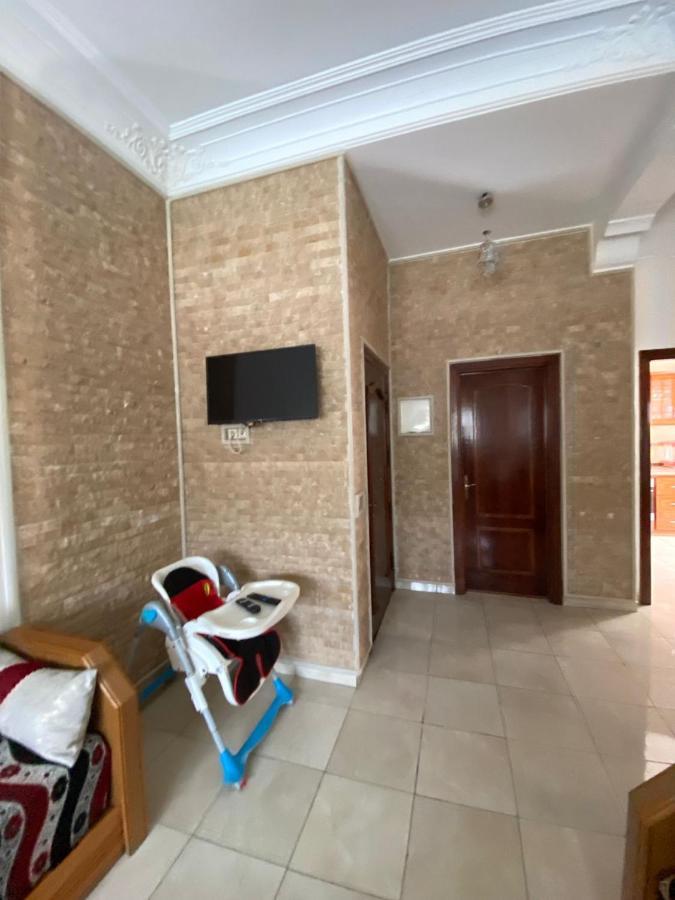 Appartement Martil 3 Chambres Proche De Centre Ville 5Mn A Pied Et La Plage 10Mn A Pied Et 10Mn De Aeroport Tetouan En Voiture ภายนอก รูปภาพ
